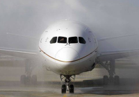 Boeing studies bigger 737 for mid-range market