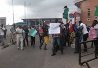 Unions protest airports concession